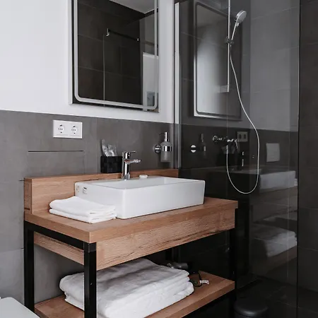Step The Fair Hotel *