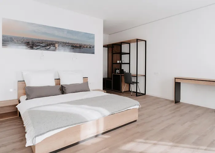 Step The Fair Szálloda *